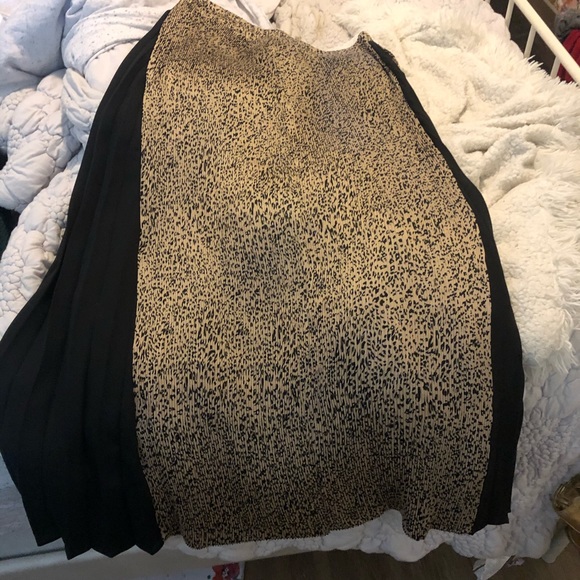 Riley Leopard Midi Skirt from Anthropologie - Picture 5 of 8